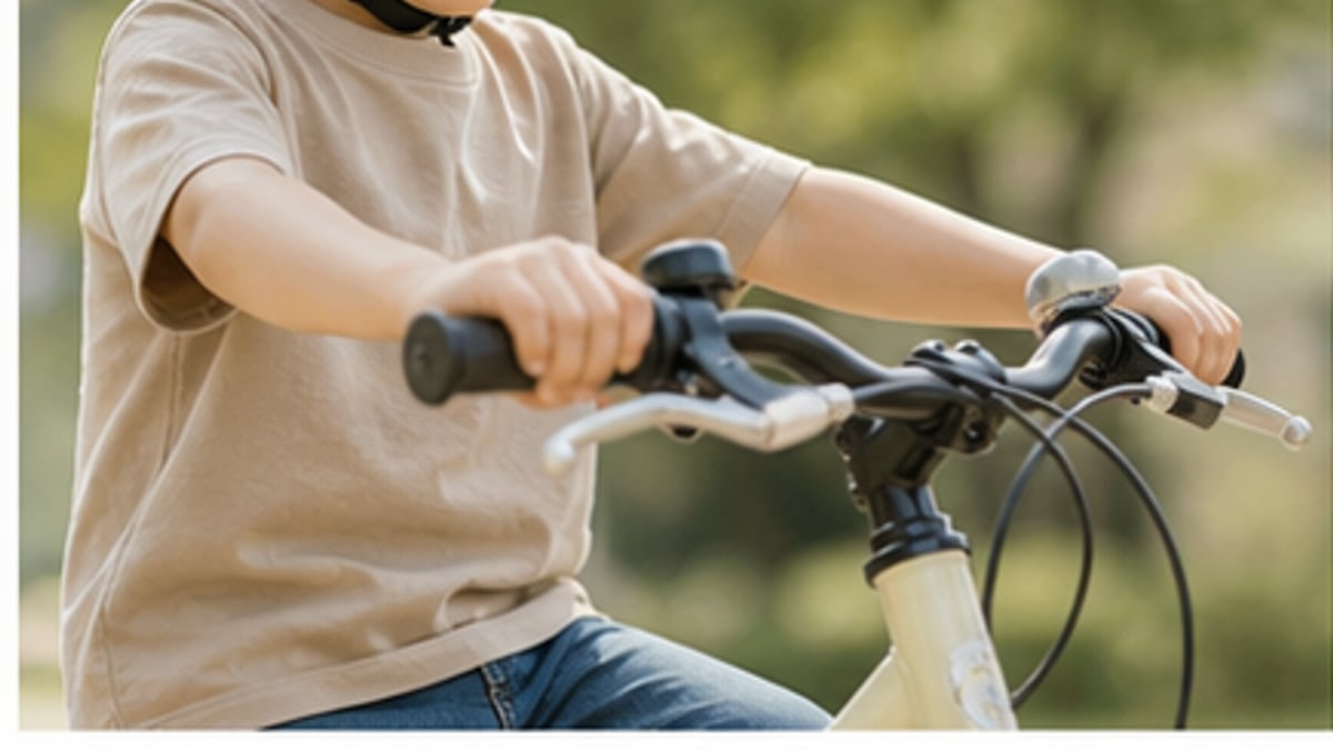 子ども自転車のメンテナンスしやすさを見る様子